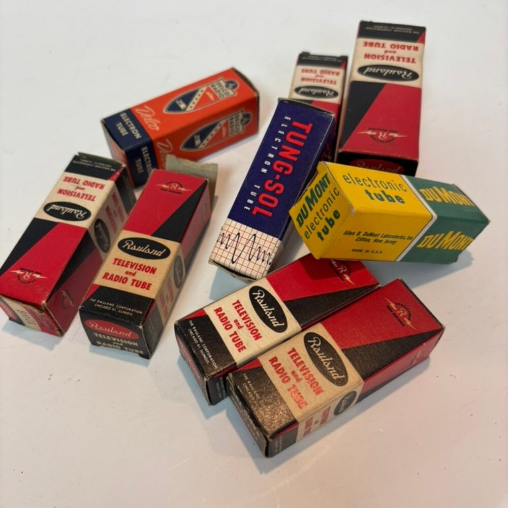 Lot of 8 Vintage Electronic Tubes untested
